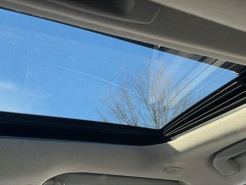 Used 2023 Toyota Corolla Cross XLE w/ Convenience Package image 22