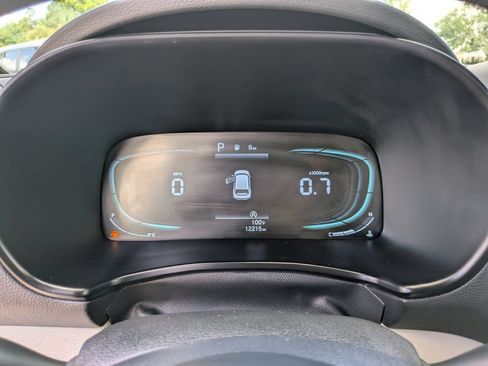 Certified 2025 Kia Soul LX w/ LX Technology Package FWD image 33