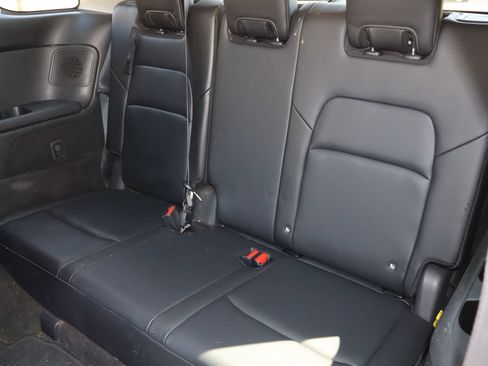Used 2023 Nissan Pathfinder SL w/ SL Premium Package FWD image 7