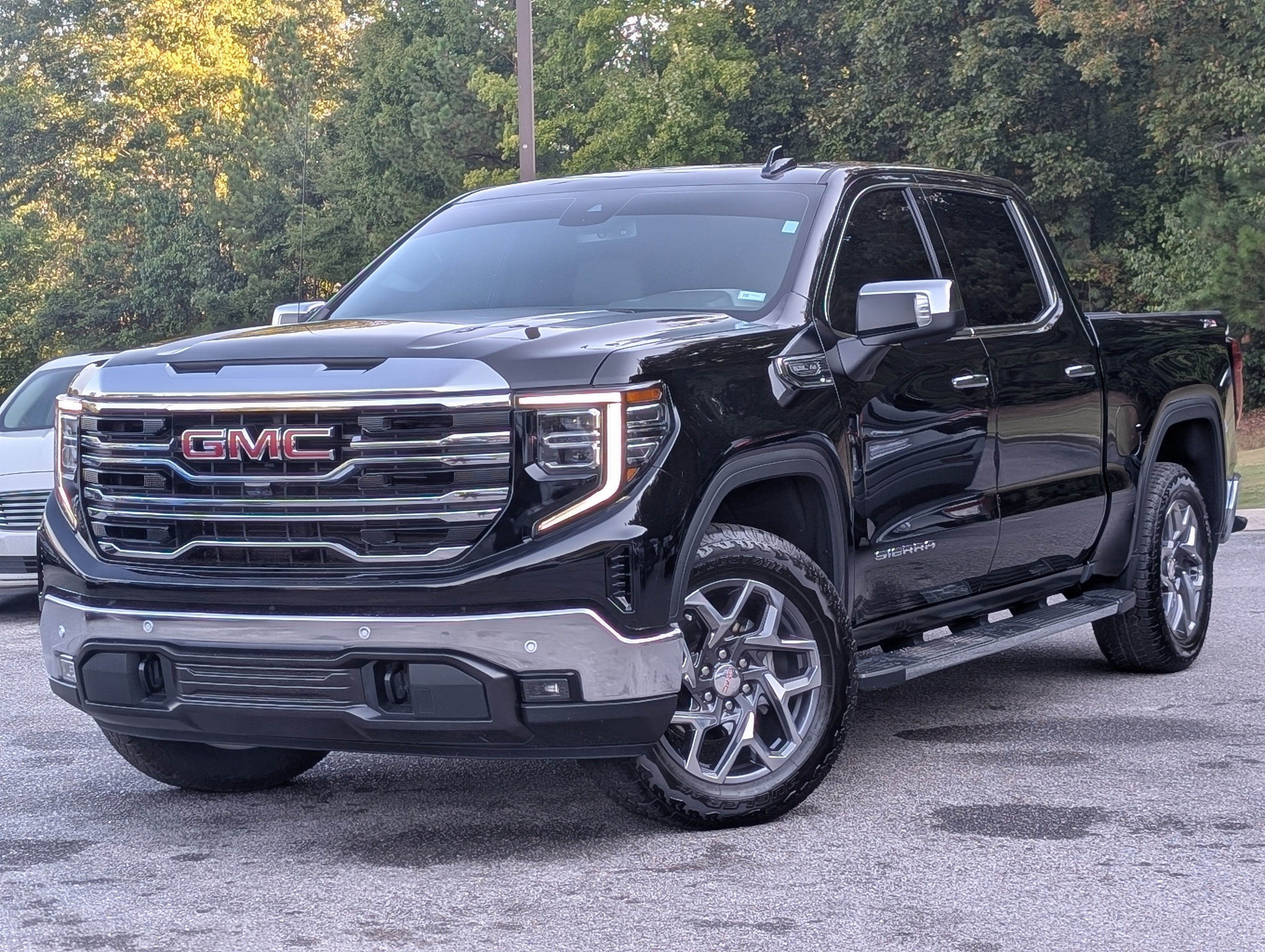 Used 2026 GMC Sierra 1500 SLT w/ SLT Premium Plus Package AWD/4WD image 4