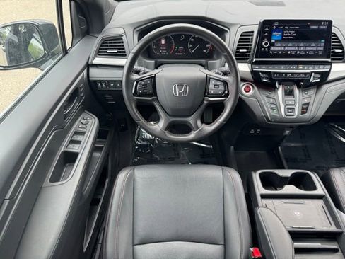 Used 2025 Honda Odyssey Sport-L image 10