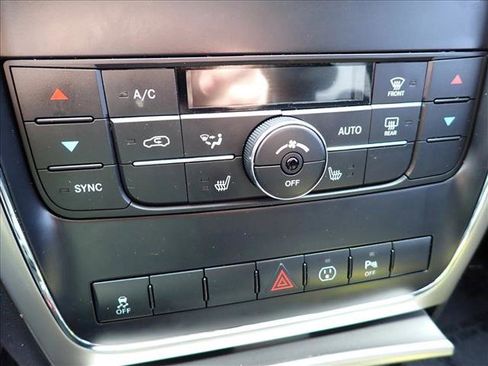 Used 2013 Jeep Grand Cherokee Laredo image 19