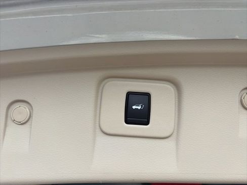 Used 2019 Nissan Murano Platinum w/ Cargo Package FWD image 9