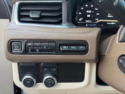 Certified 2023 GMC Yukon Denali image 6