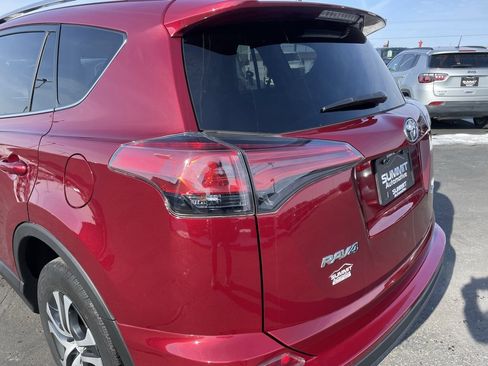 Used 2018 Toyota RAV4 LE image 33
