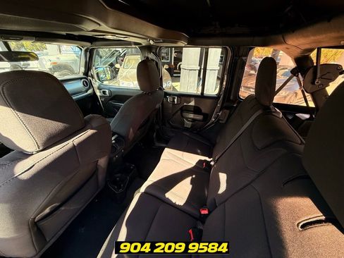 Used 2023 Jeep Wrangler Unlimited Sport AWD/4WD image 30
