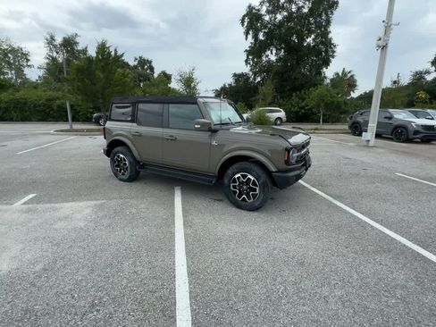 Used 2025 Ford Bronco Outer Banks AWD/4WD image 9