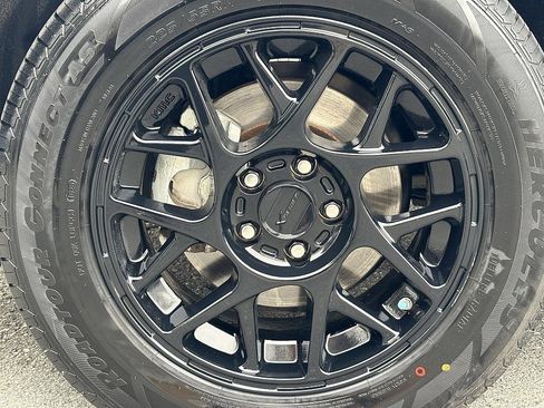 Used 2021 Toyota RAV4 LE image 7