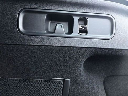 Used 2025 Mercedes-Benz GLC 300 GLC 300 image 26