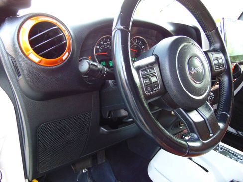 Used 2016 Jeep Wrangler Unlimited Sport w/ Connectivity Group AWD/4WD image 19