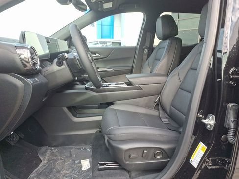 New 2026 Chevrolet Equinox LT w/ Convenience Package II image 6