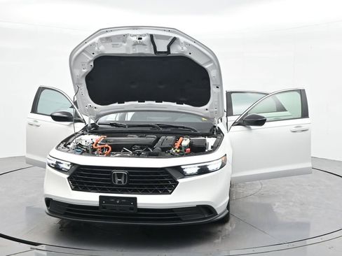 Used 2024 Honda Accord Sport image 32