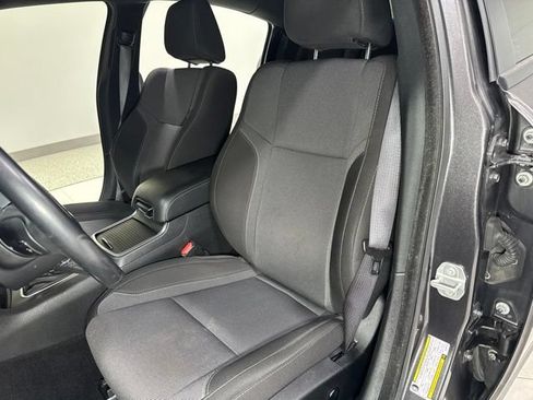 Used 2020 Dodge Charger SXT RWD image 12