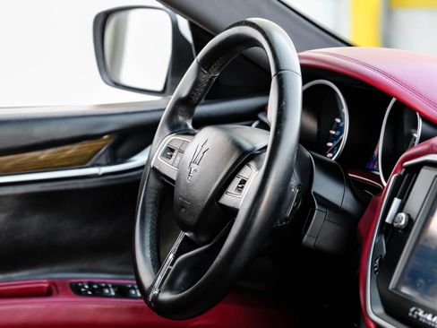 Used 2014 Maserati Ghibli image 16