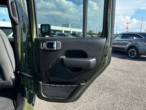 Used 2024 Jeep Wrangler Unlimited Sport AWD/4WD image 15