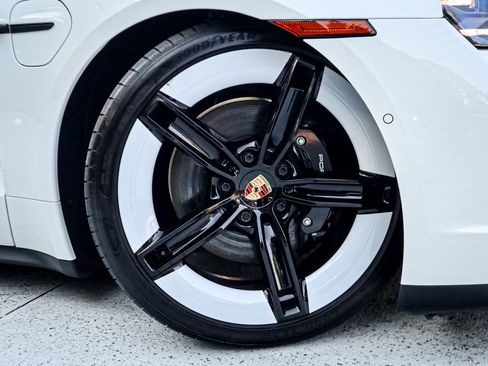 Used 2025 Porsche Taycan RWD image 13