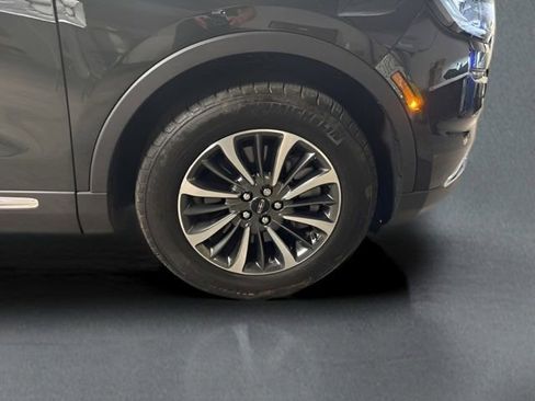 Used 2023 Lincoln Nautilus Standard image 19