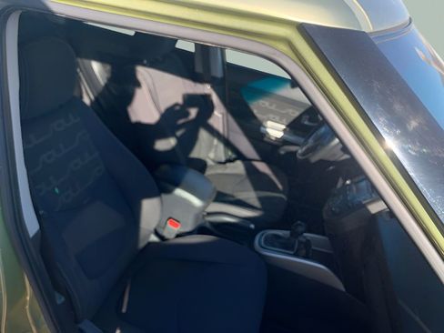 Used 2012 Kia Soul + image 10