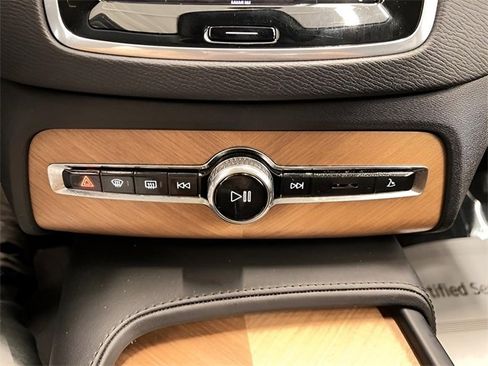 Used 2024 Volvo XC90 B5 Plus image 35