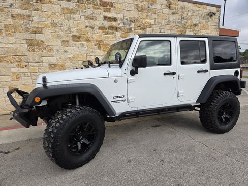 Used 2016 Jeep Wrangler Unlimited Sport w/ Quick Order Package 24S AWD/4WD image 2