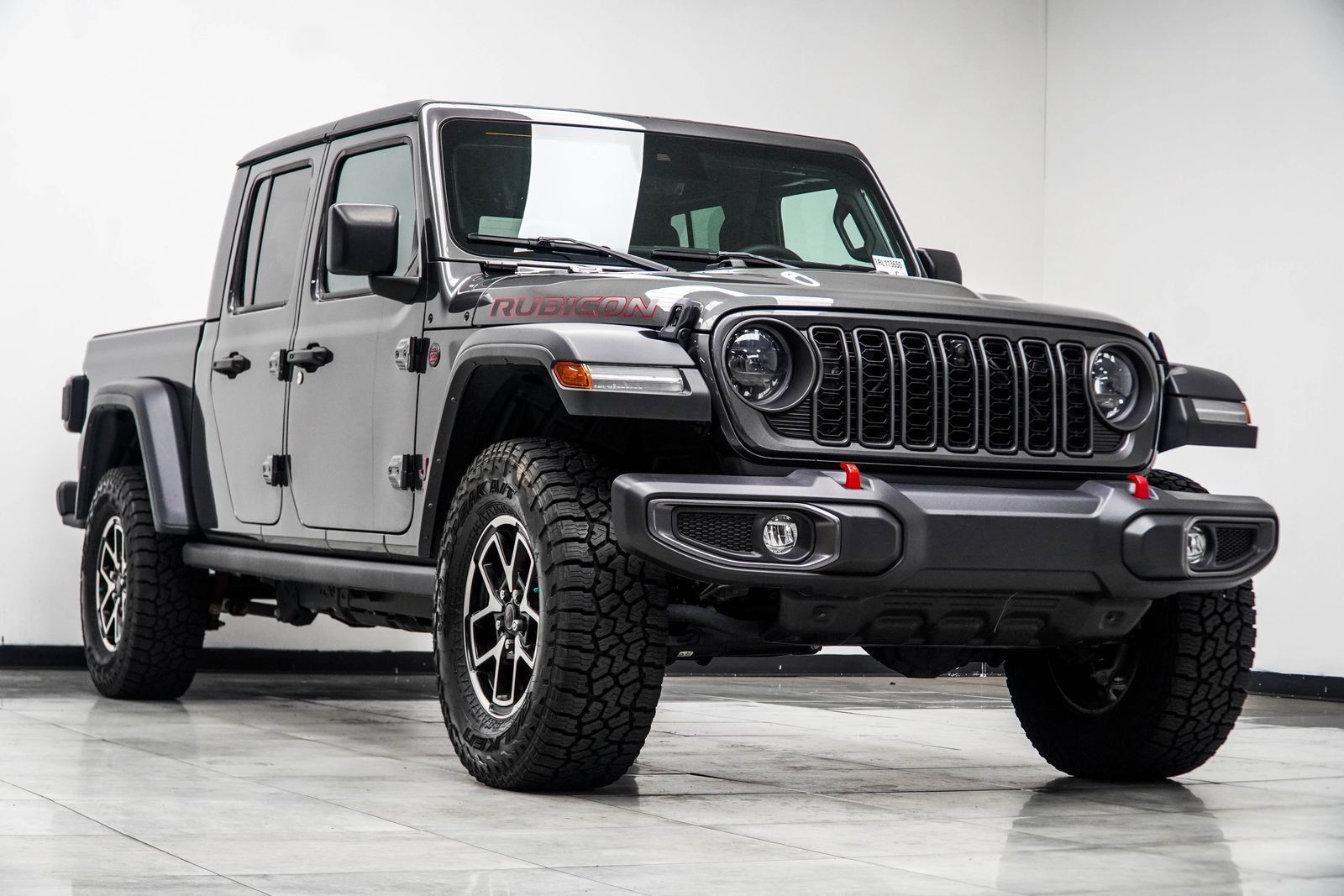 Used 2024 Jeep Gladiator Rubicon w/ Technology Group AWD/4WD image 5