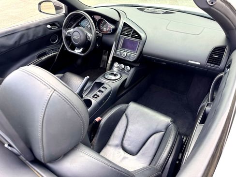 Used 2011 Audi R8 V10 w/ Enhanced Leather Pkg AWD/4WD image 22