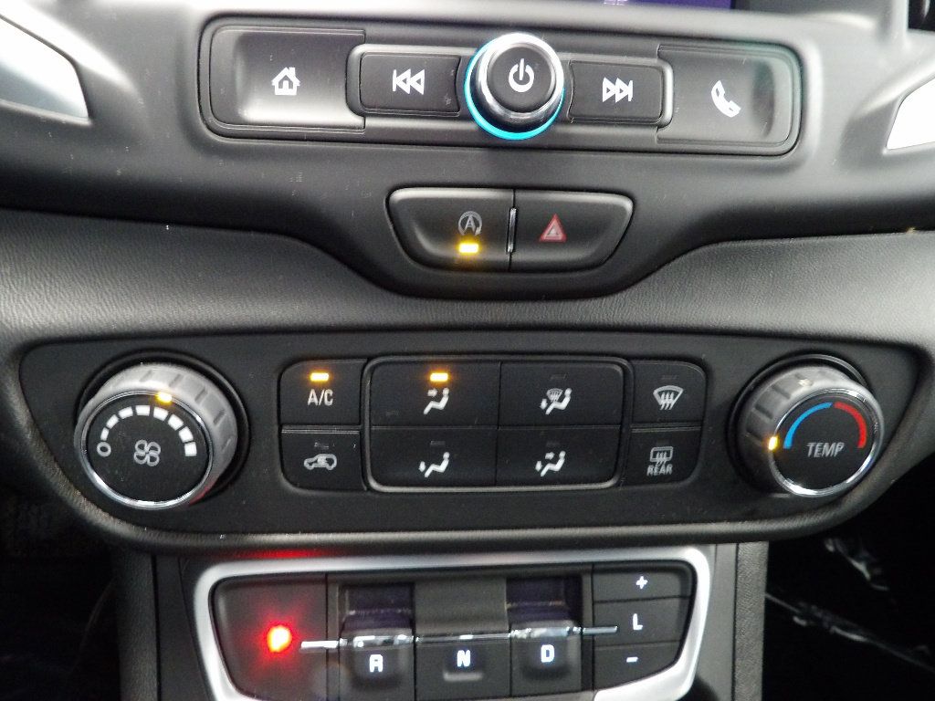 Used 2024 GMC Terrain SLE AWD/4WD image 33