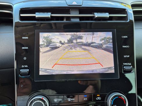 Certified 2024 Hyundai Tucson SE FWD image 21