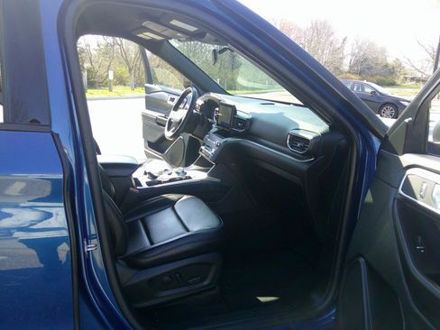 Used 2020 Ford Explorer XLT w/ Equipment Group 202A image 63