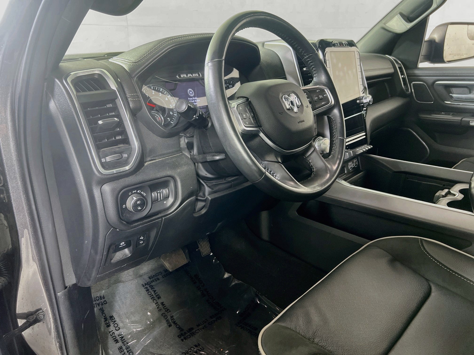 Used 2023 RAM 1500 Laramie AWD/4WD image 9