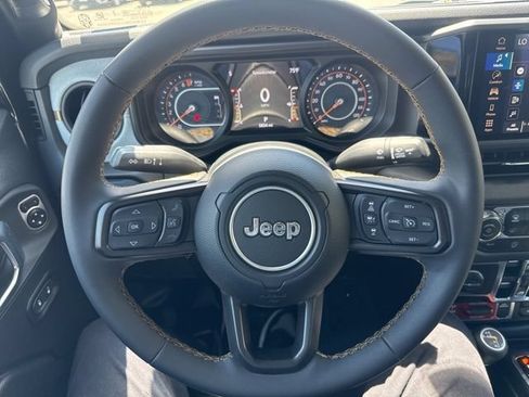 Used 2024 Jeep Gladiator Sport AWD/4WD image 13