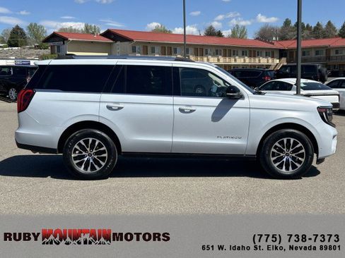 Used 2025 Ford Expedition Platinum AWD/4WD image 8