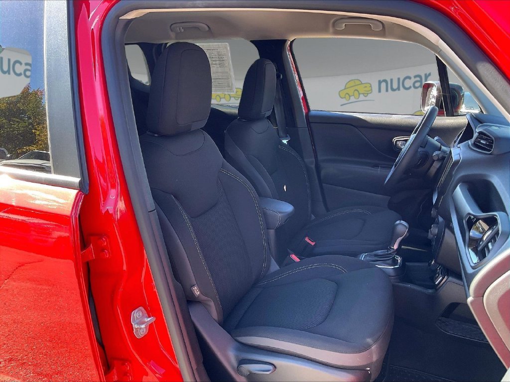Used 2023 Jeep Renegade Altitude AWD/4WD image 10