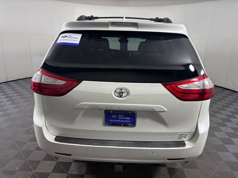 Used 2018 Toyota Sienna XLE w/ XLE Navigation Package image 6