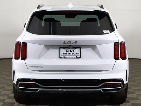Used 2023 Kia Sorento EX w/ Panoramic Sunroof Package FWD image 14