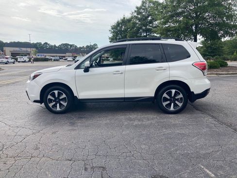 Used 2018 Subaru Forester 2.5i Premium w/ All-Weather Package image 6