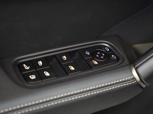 Certified 2025 Porsche Cayenne Turbo image 23