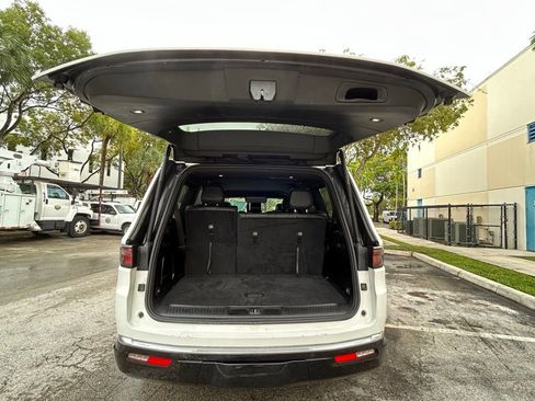 Used 2024 Jeep Wagoneer Series II w/ Flexible Seating Group image 39