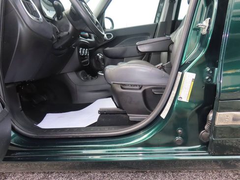 Used 2015 FIAT 500L Trekking FWD image 9