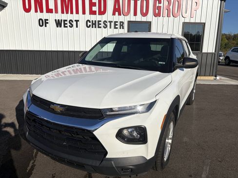 Used 2021 Chevrolet TrailBlazer LS image 2