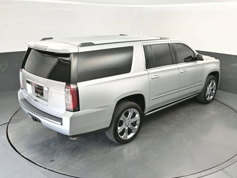 Used 2018 GMC Yukon XL Denali w/ Denali Ultimate Package AWD/4WD image 34