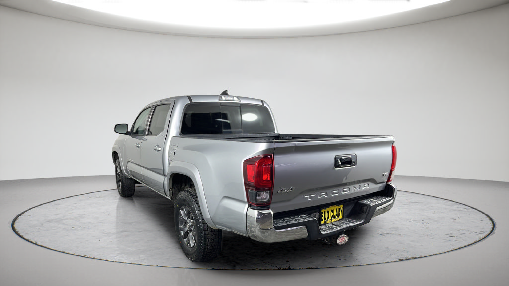 Used 2022 Toyota Tacoma SR5 AWD/4WD image 10