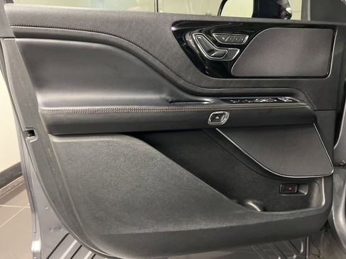 Certified 2023 Lincoln Aviator AWD w/ Premium Package image 30