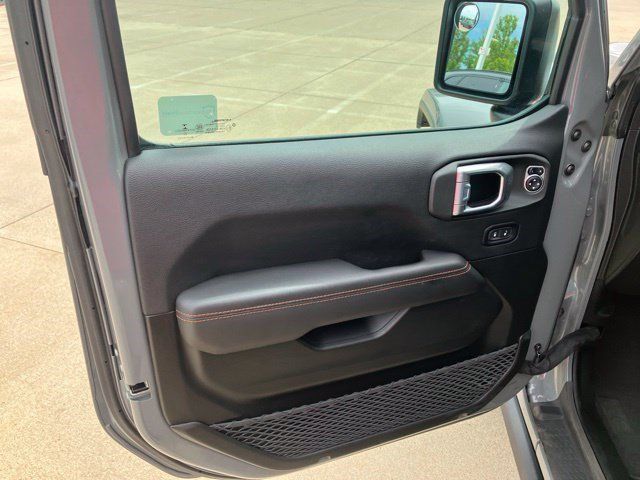 Used 2022 Jeep Gladiator Mojave w/ LED Lighting Group AWD/4WD image 9