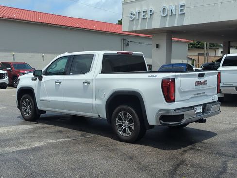 Used 2024 GMC Sierra 1500 SLT AWD/4WD image 4
