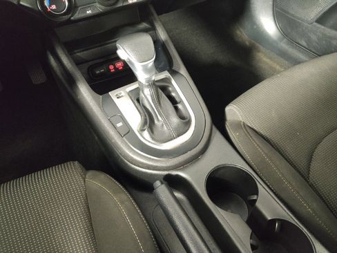 Used 2020 Kia Forte LXS FWD image 26