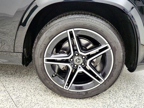 Used 2023 Mercedes-Benz GLS 450 4MATIC w/ AMG Line Exterior image 9