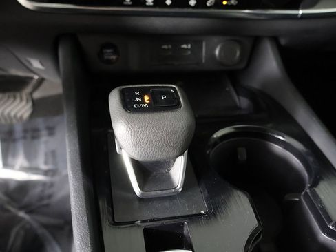 Used 2024 Nissan Rogue SV FWD image 41