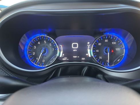 Used 2018 Chrysler Pacifica Limited image 45