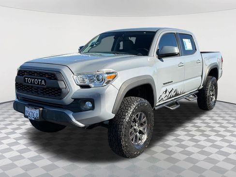 Used 2020 Toyota Tacoma SR5 image 1